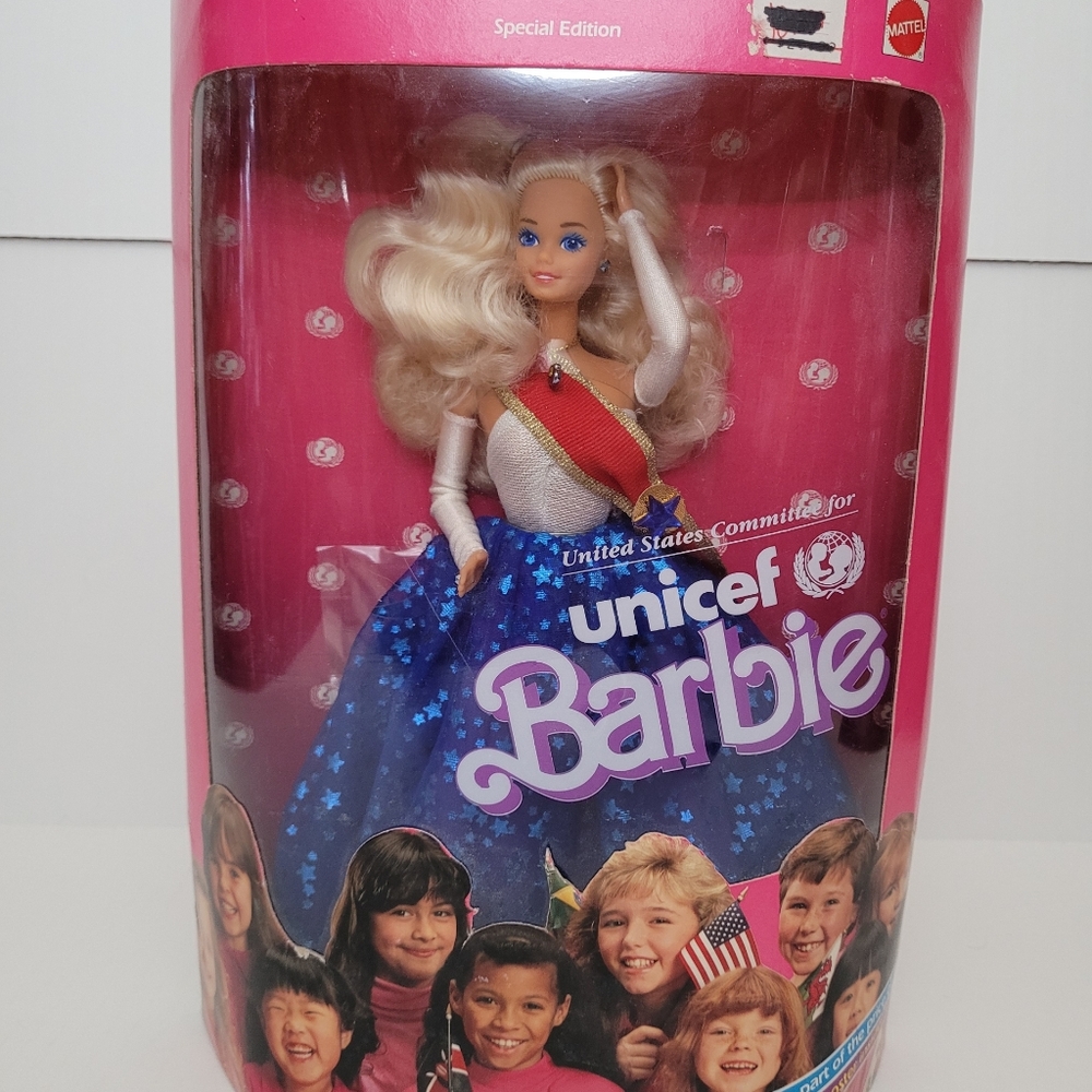 Vintage 1989 Special Edition Unicef Barbie #1920